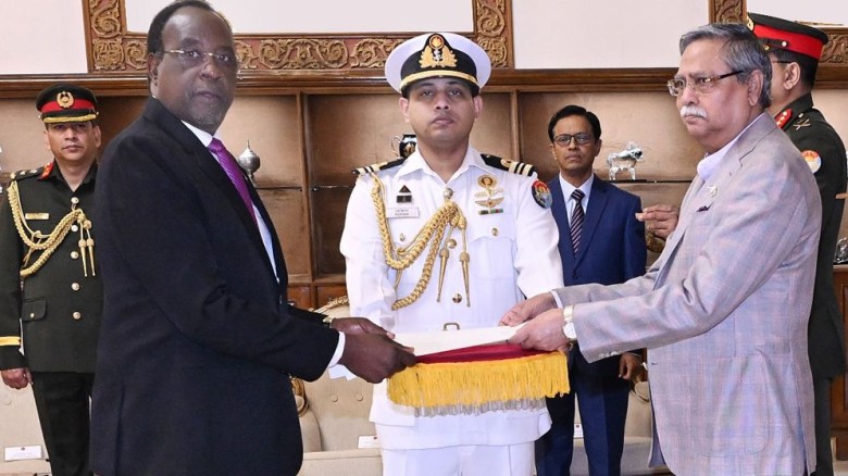 বিনিয়োগ ও বাণিজ্যসহ বিভিন্ন খাতে কাজ করার আহ্বান র...