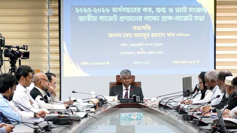 কর দিয়ে কেউ দেউলিয়া হয় না: এনবিআর চেয়ারম্যান...