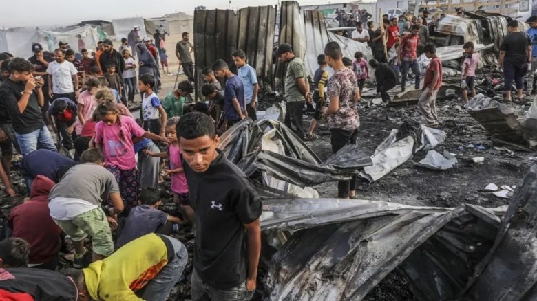 ইসরাইলি হামলায় গাজায় নিহত আরও ৬০ ফিলিস্তিনি...