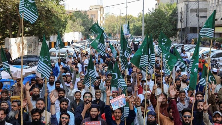 ভারতের হুমকির প্রতিবাদে পাকিস্তানজুড়ে বিক্ষোভ...