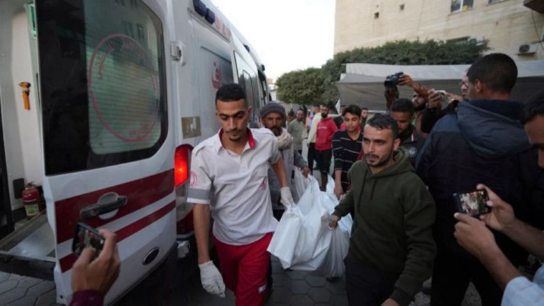 ইসরাইলি হামলায় গাজায় আরও ৩৯ ফিলিস্তিনি নিহত...