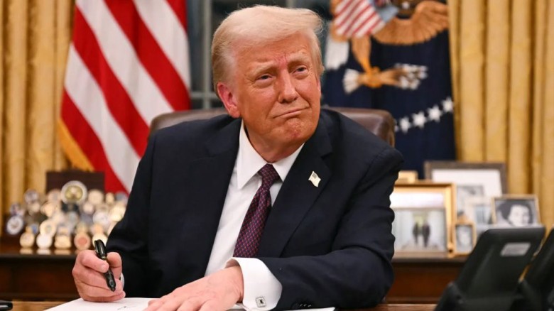 কাতারের কাছ থেকে বিলাসবহুল উড়োজাহাজ নিতে যাচ্ছেন ট...