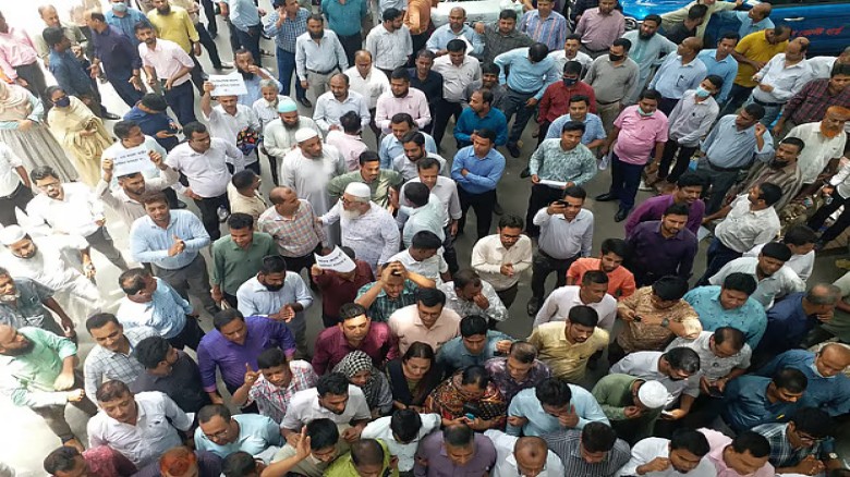 সরকারি চাকরি অধ্যাদেশ বাতিলের দাবিতে সচিবালয়ে কর্ম...