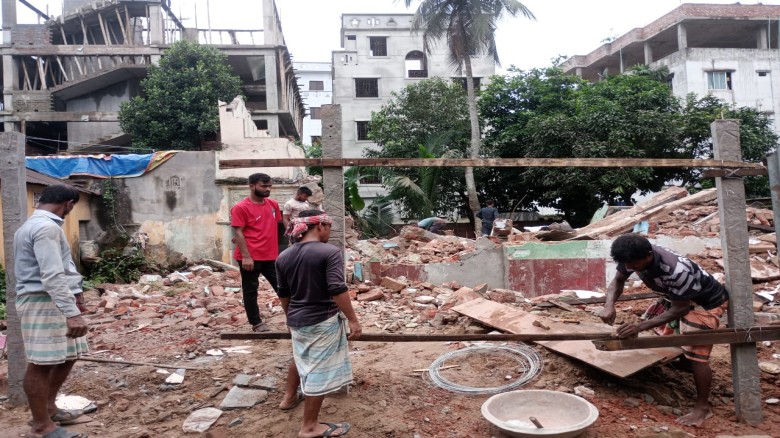 চাঁদপুরে হাইকোর্টের স্থিতাবস্থা অমান্য ও আদালতকে ভ...