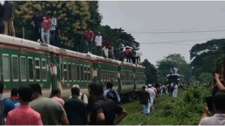 ব্রাহ্মণবাড়িয়ায় চলন্ত ট্রেনের ৩ বগি বিচ্ছিন্ন, আপল...