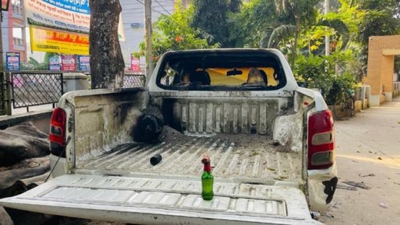 গোপালগঞ্জে গণপূর্ত বিভাগ ও গ্রামীণ ব্যাংকে পেট্রোল...