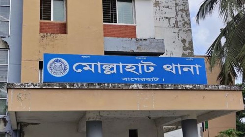 মোল্লাহাটে কাভার্ডভ্যানের ধাক্কায় ইটভাটা শ্রমিকের ...