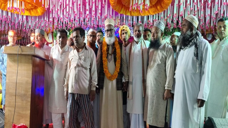 সম্প্রীতির আবিরে রাঙা বাগেরহাট: দোল উৎসব