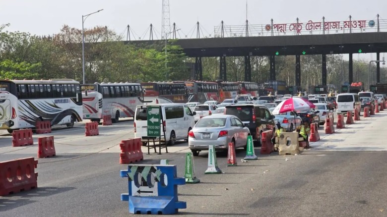 ঢাকা-মাওয়া এক্সপ্রেসওয়েতে ঘরমুখো মানুষের