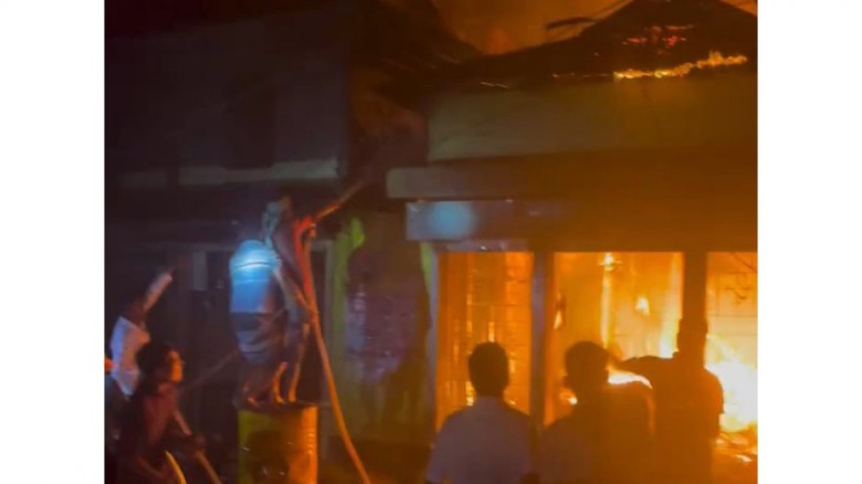হবিগঞ্জের বানিয়াচংয়ে অগ্নিকাণ্ডে ৭ দোকান