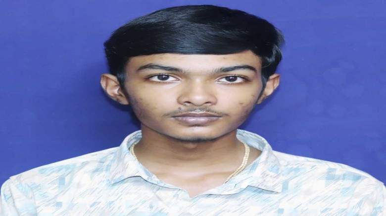 প্রাইভেট পড়তে বেরিয়ে নিখোঁজ সাংবাদিকের ছ